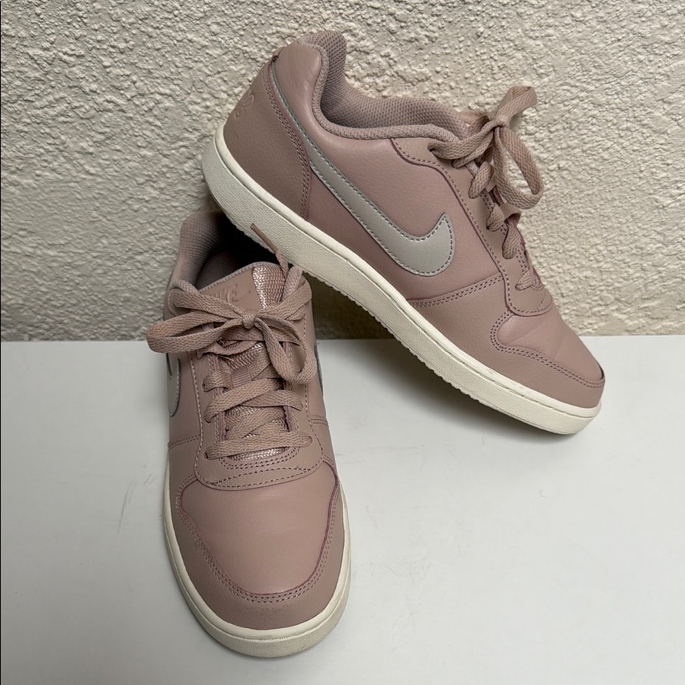 Nike - Ebernon Low